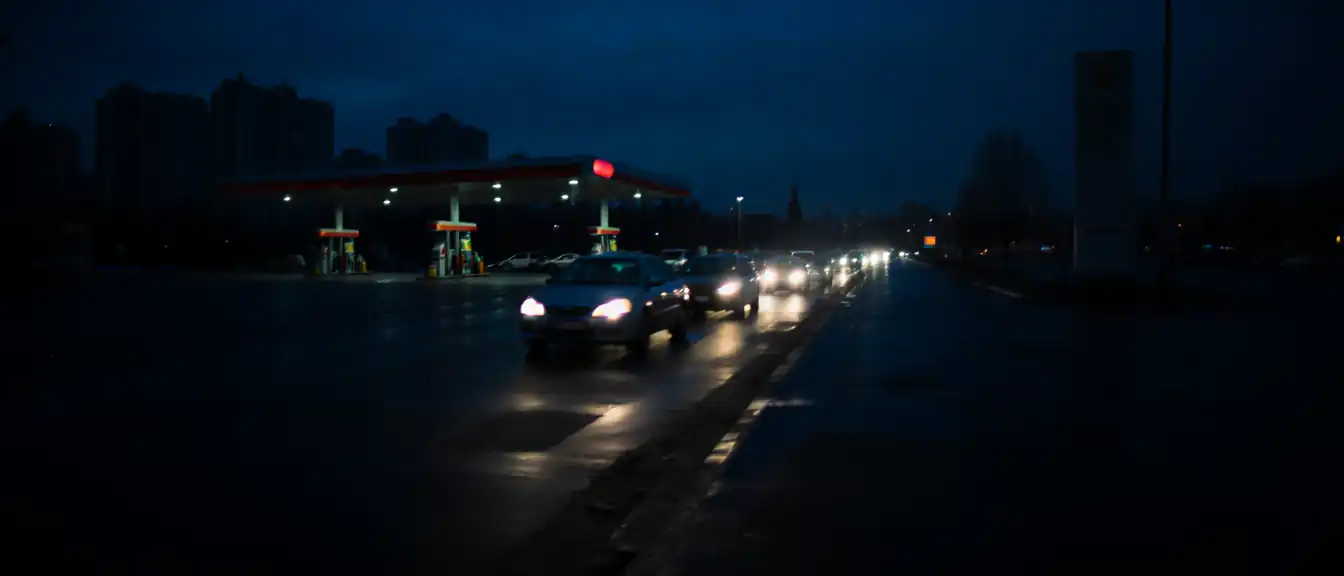 Охота за бензином: как московские автомобилисты выживают в условиях топливного дефицита