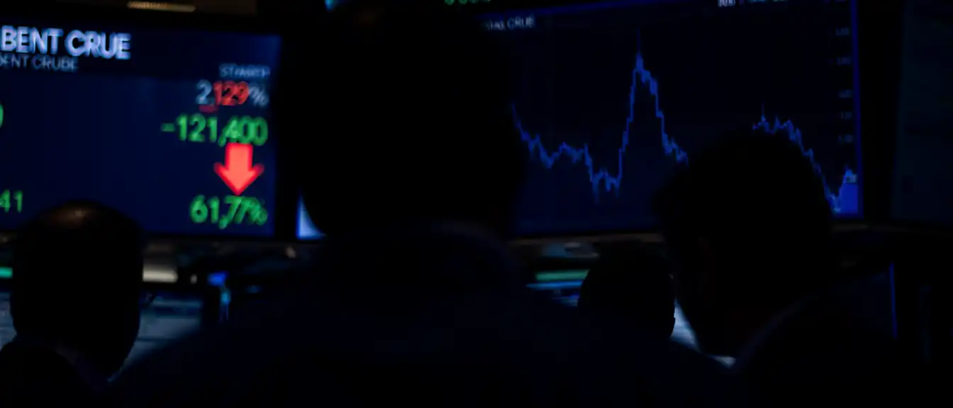 Дипломатия вместо санкций: почему нефтяной рынок отреагировал обвалом цен?