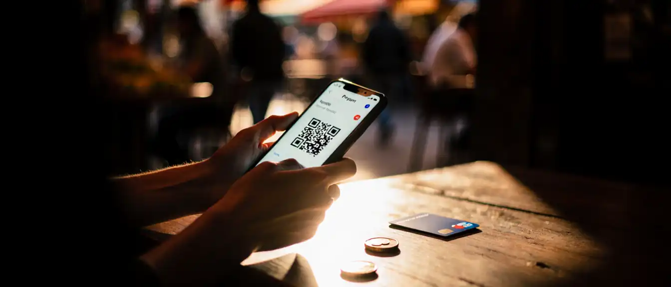 Наличные или QR-код: как россияне привыкают платить в зарубежных поездках