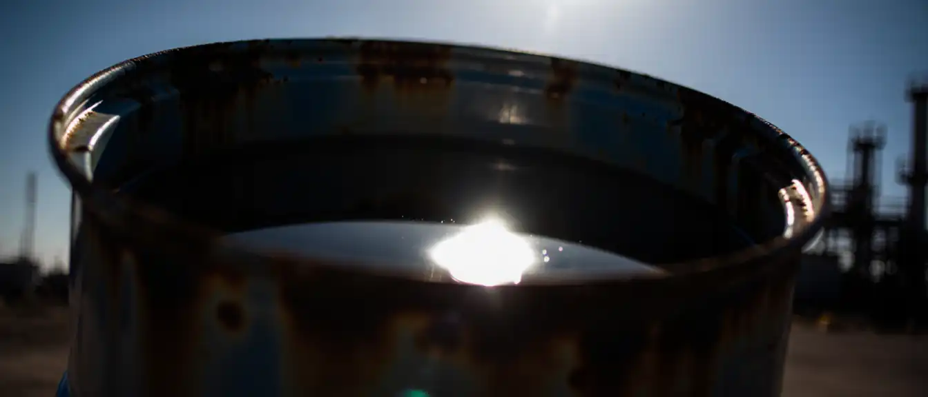 Нефтяной рыночный рывок: котировки Brent преодолели важный психологический рубеж