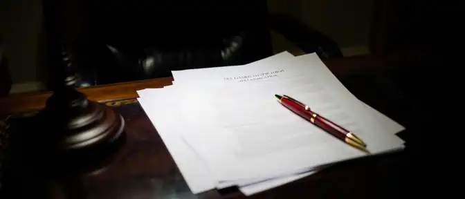 Тень «оксфордской запятой»: Белый дом раскрыл детали секретного расследования ФБР против Дональда Трампа
