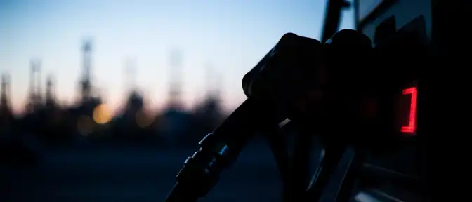 Топливный штиль: власти и нефтяники ищут способ избавиться от ограничений на АЗС