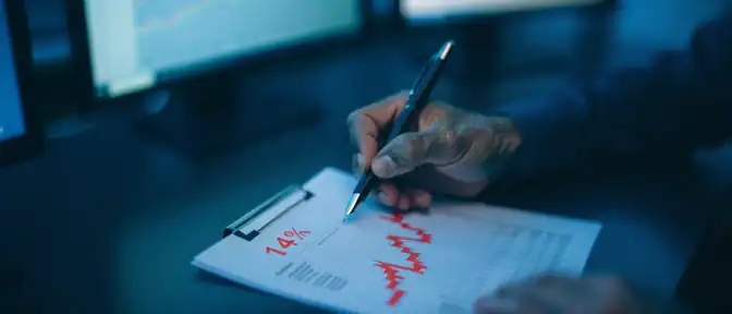Ожидаемое ужесточение риторики Банка России: аналитик Гамзаев прогнозирует сохранение ключевой ставки на уровне 14%